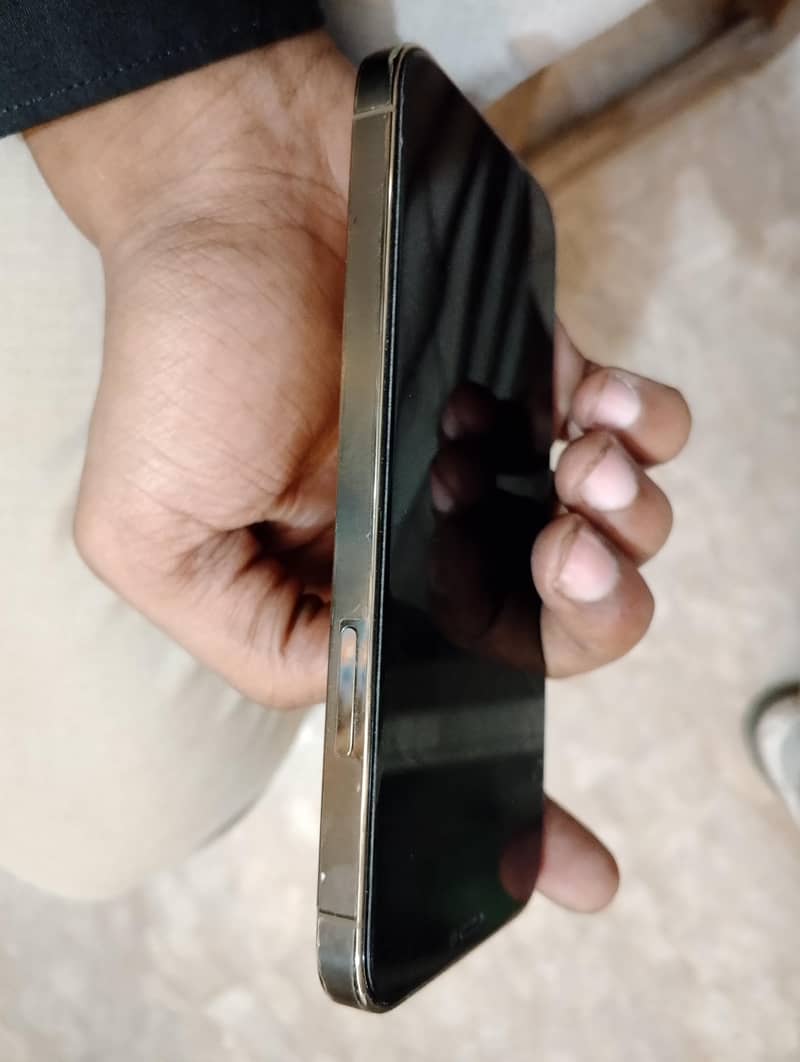 Apple iPhone 12 Pro 6