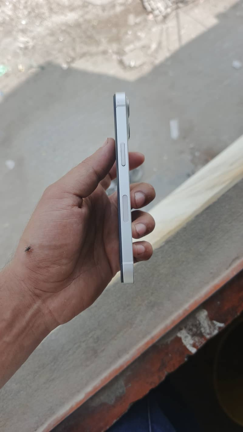 Apple iPhone 13 7
