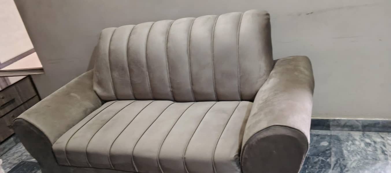 2 sitter sofa 0