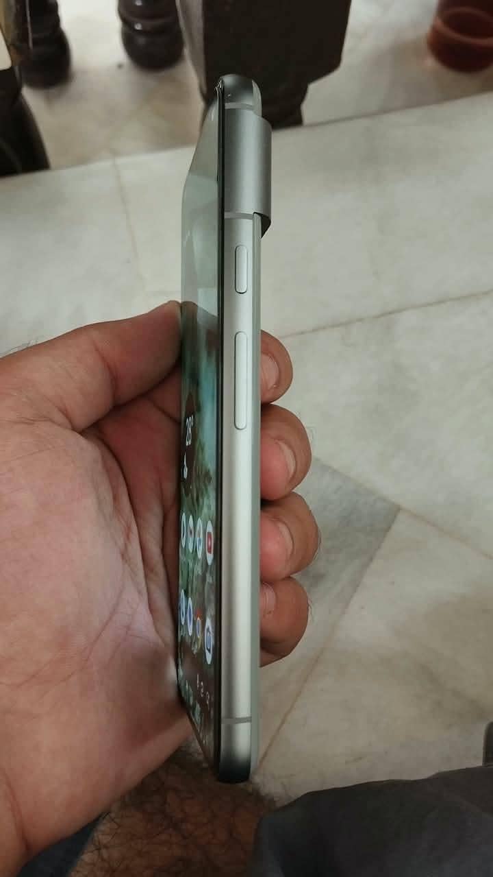Google Pixel 8 2