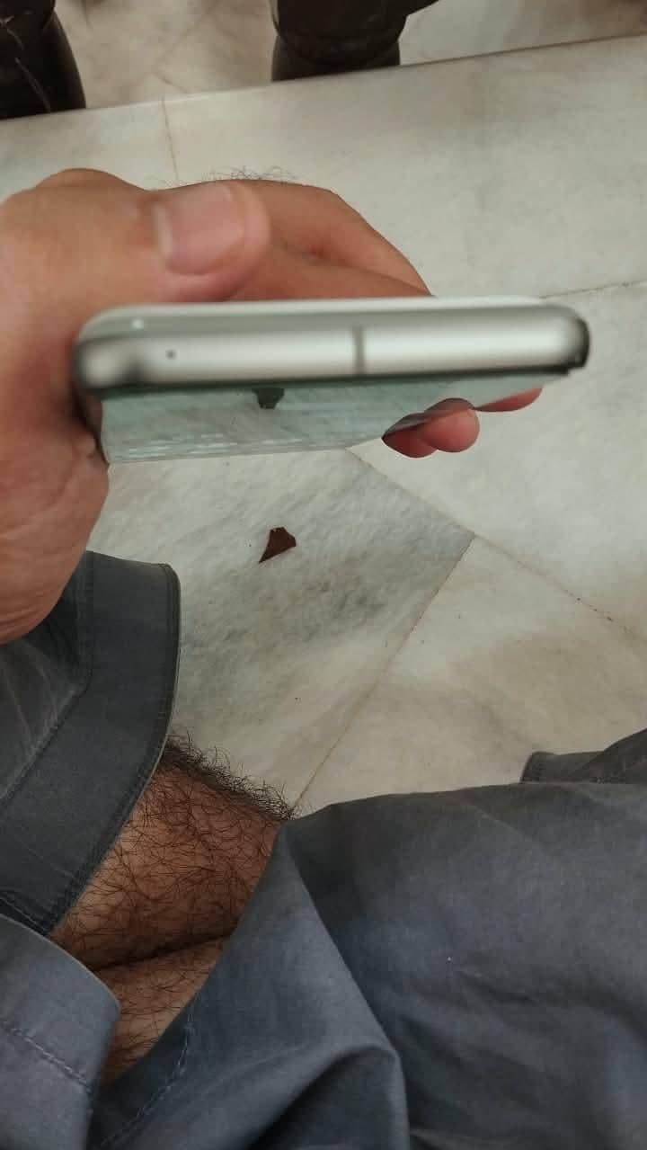 Google Pixel 8 5