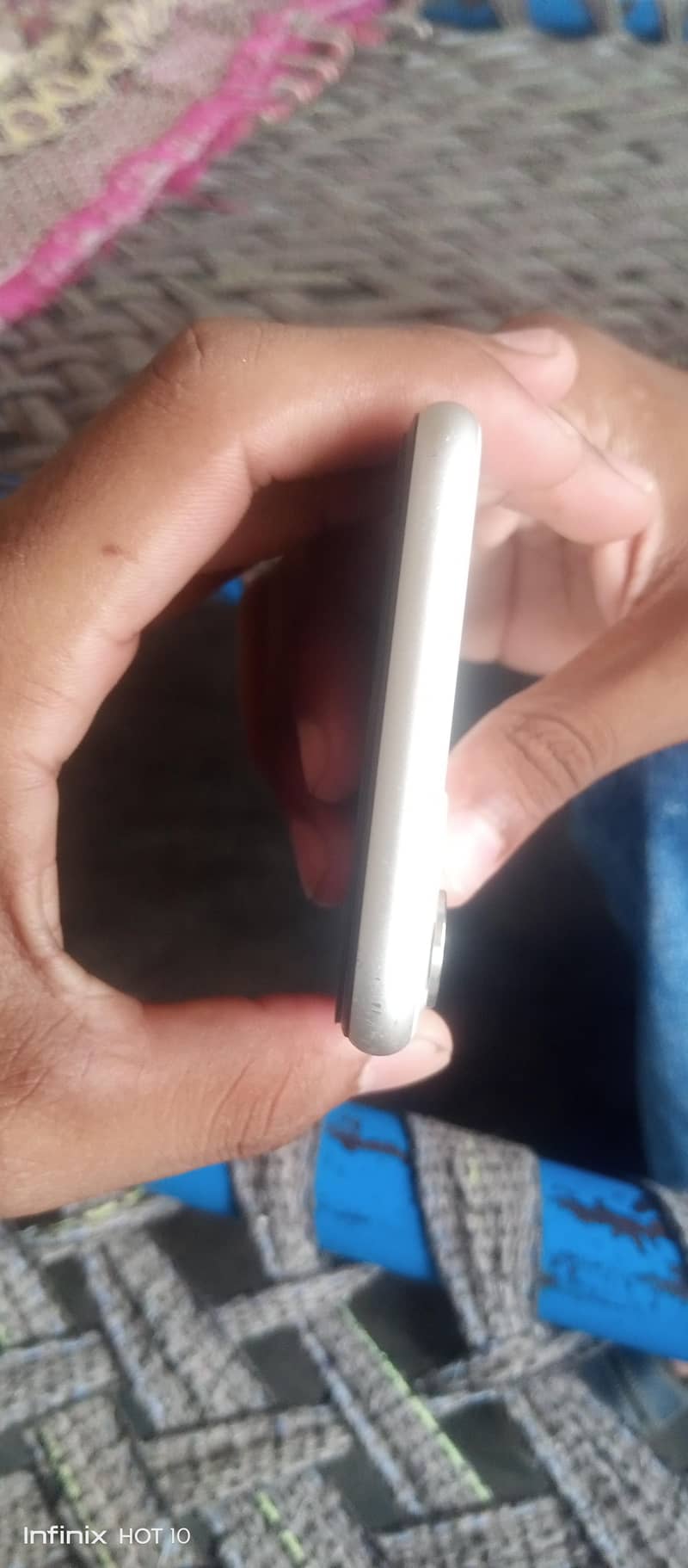 Apple iPhone 11 4