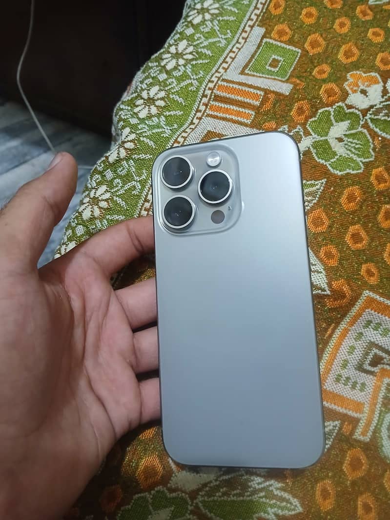 Apple iPhone 15 Pro 6