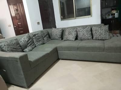 new condition   L shape  sofa 6 seaater