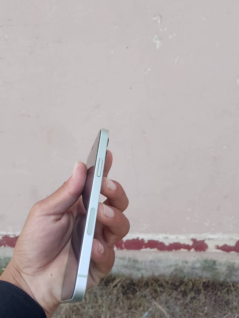 Apple iPhone 12 1