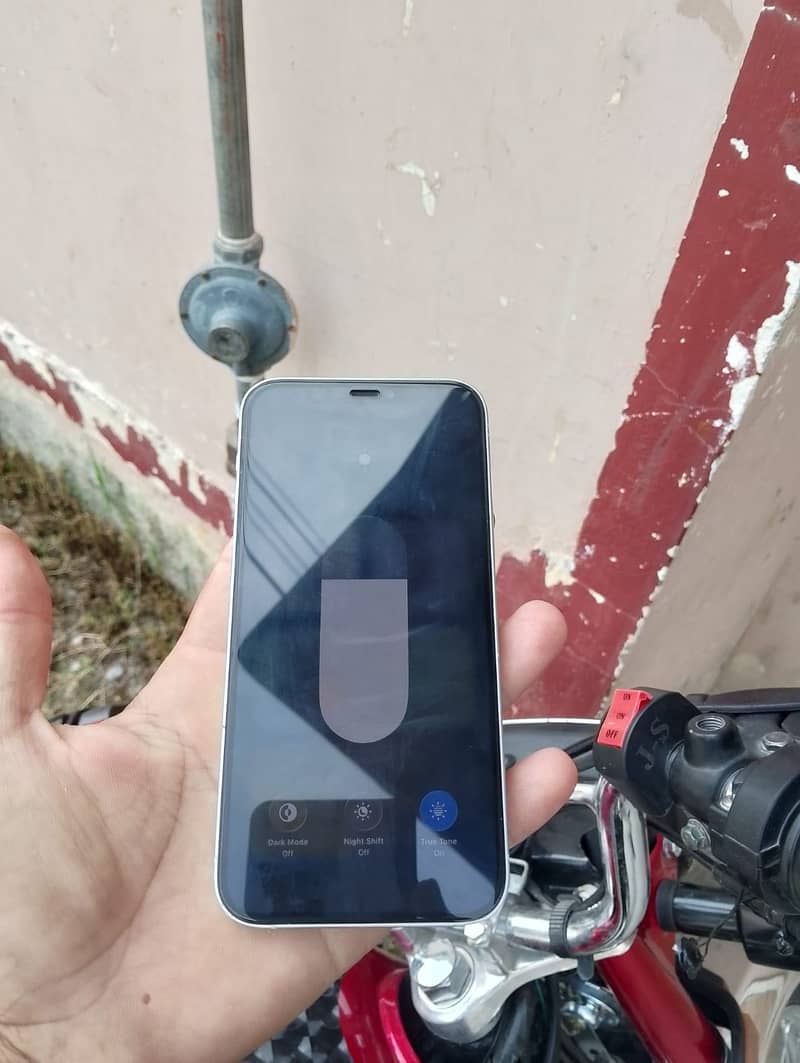 Apple iPhone 12 8