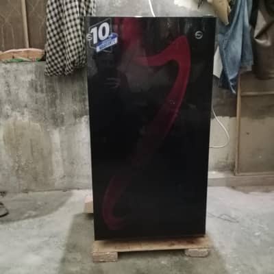 urgent sale new fridge is Eid pr Li thi