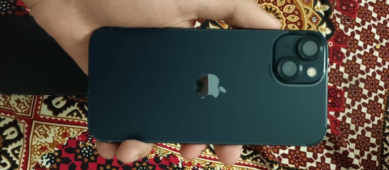Apple iPhone 13 1