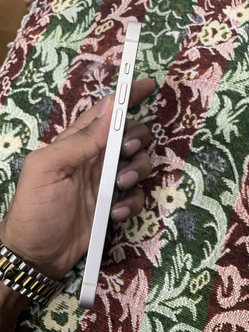 Apple iPhone 14 plus 3