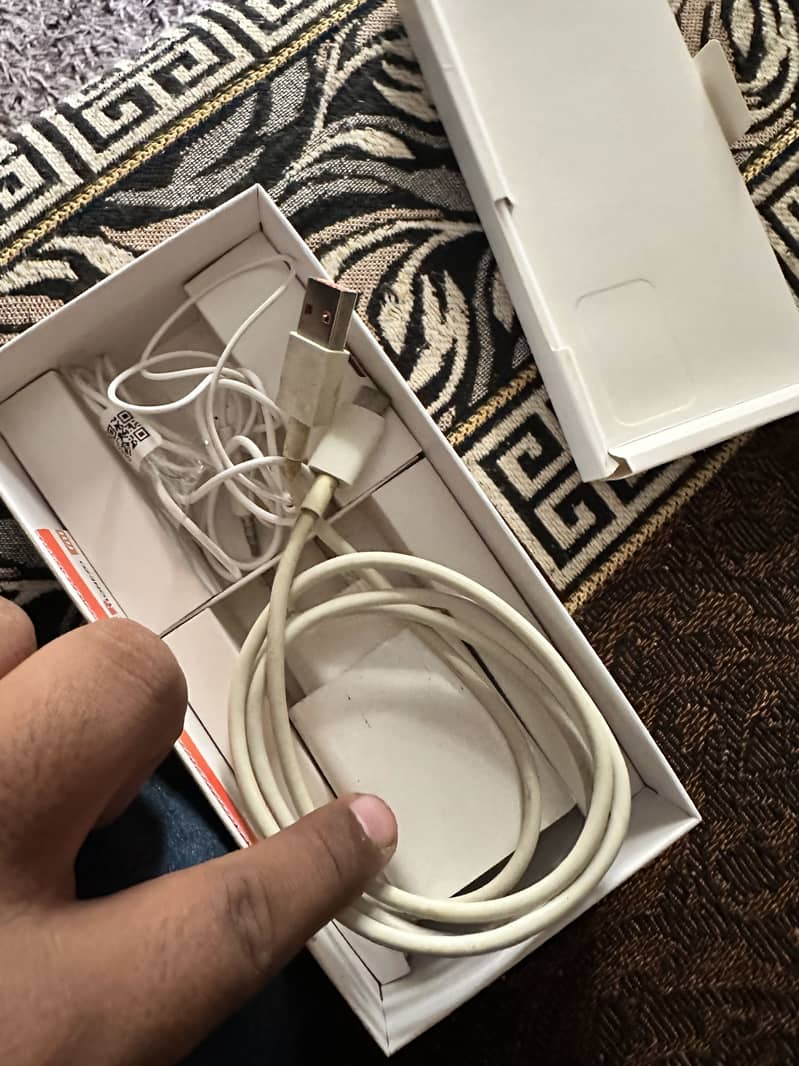 Xiaomi Redmi Note 10S 4