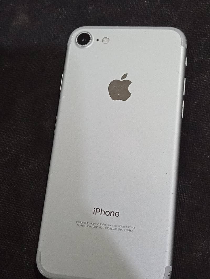 Apple iPhone 7 1