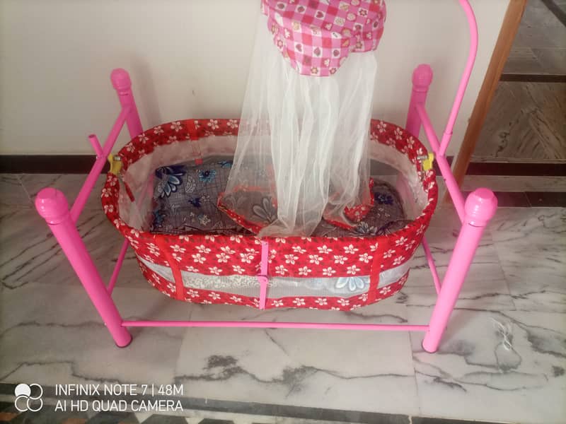 Baby Swing Cot 1
