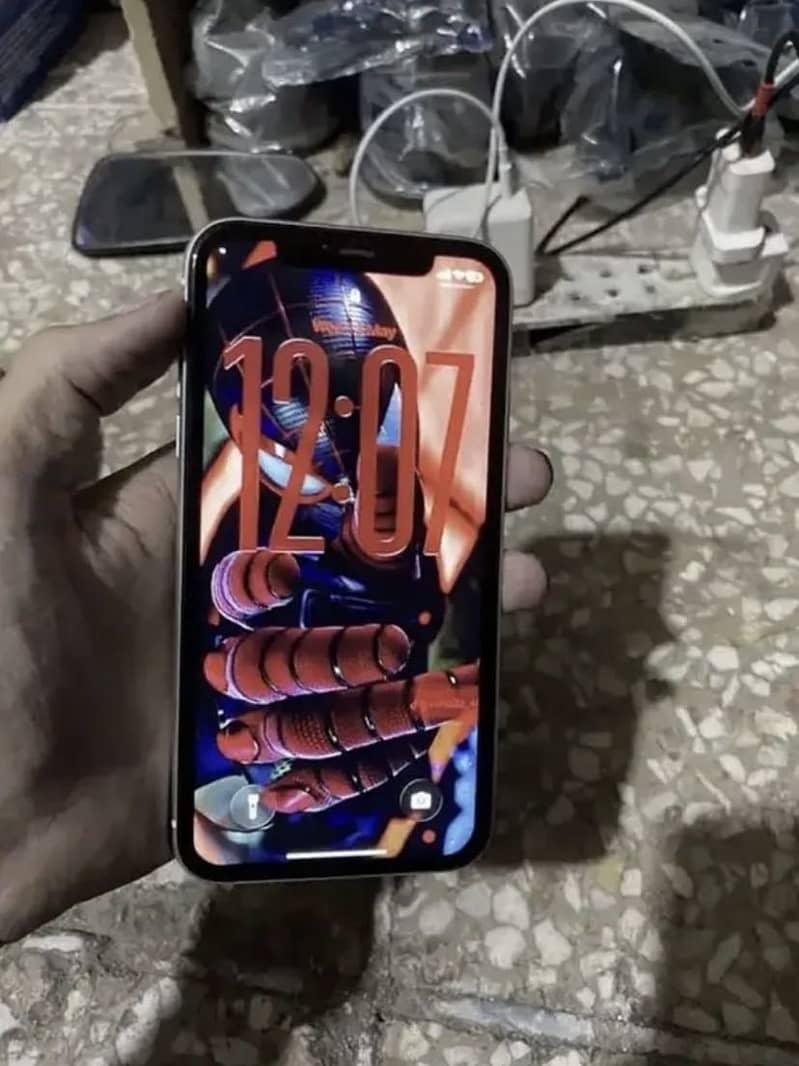 Apple iPhone 11 0