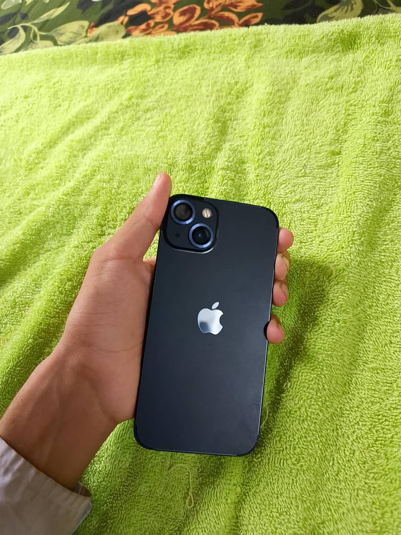 Apple iPhone 13 0