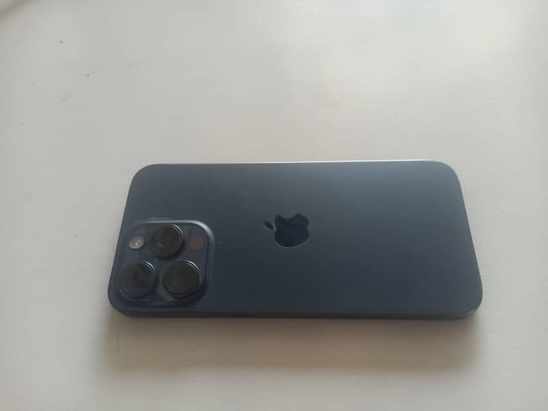 Apple iPhone 15 Pro Max 0