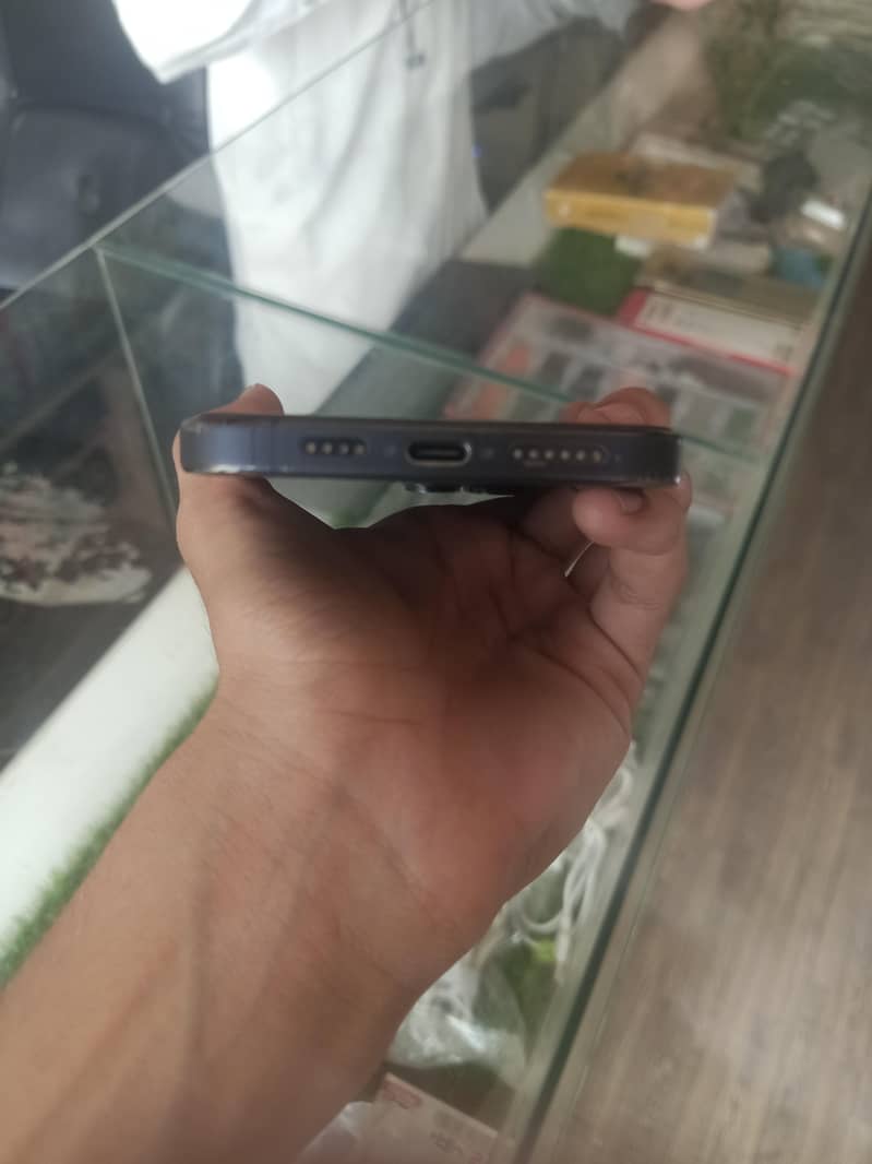 Apple iPhone 15 Pro Max 5