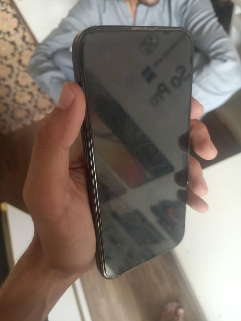 Apple iPhone 15 Pro Max 6