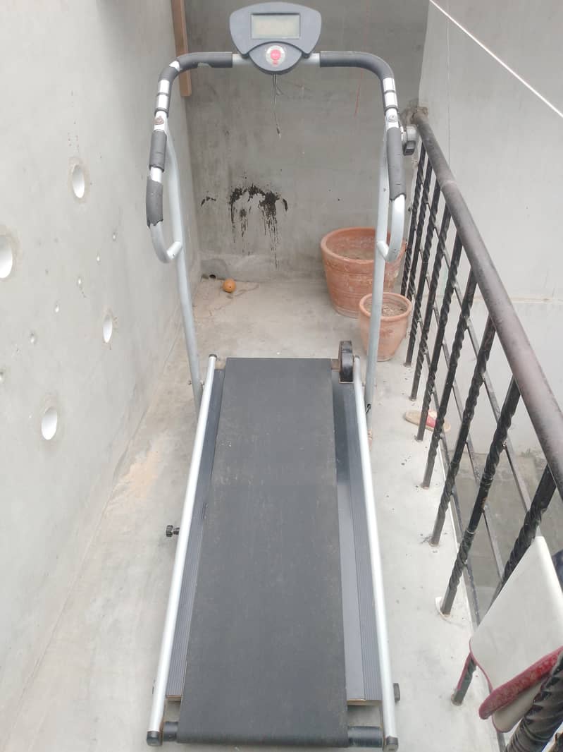 Foldable Manual Treadmill 1