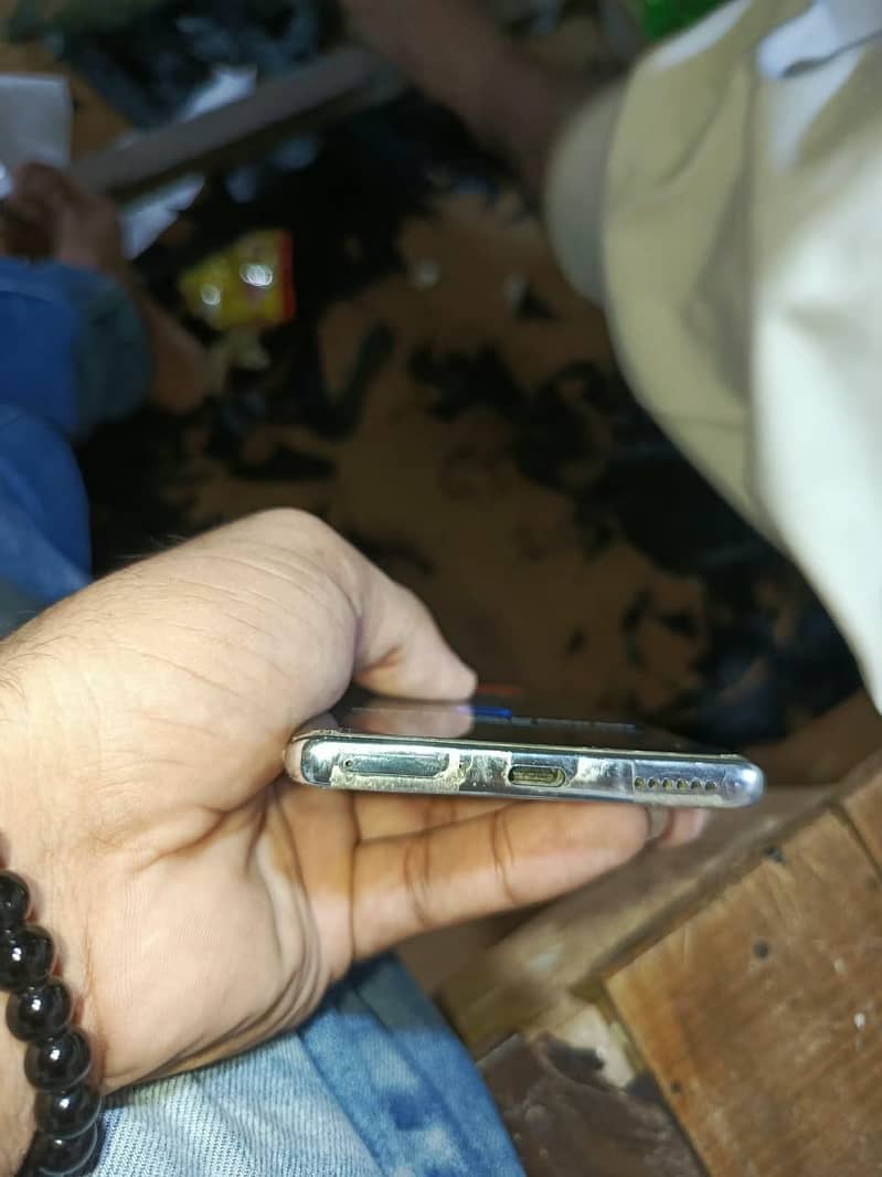 Tecno CAMON 40 Pro 6