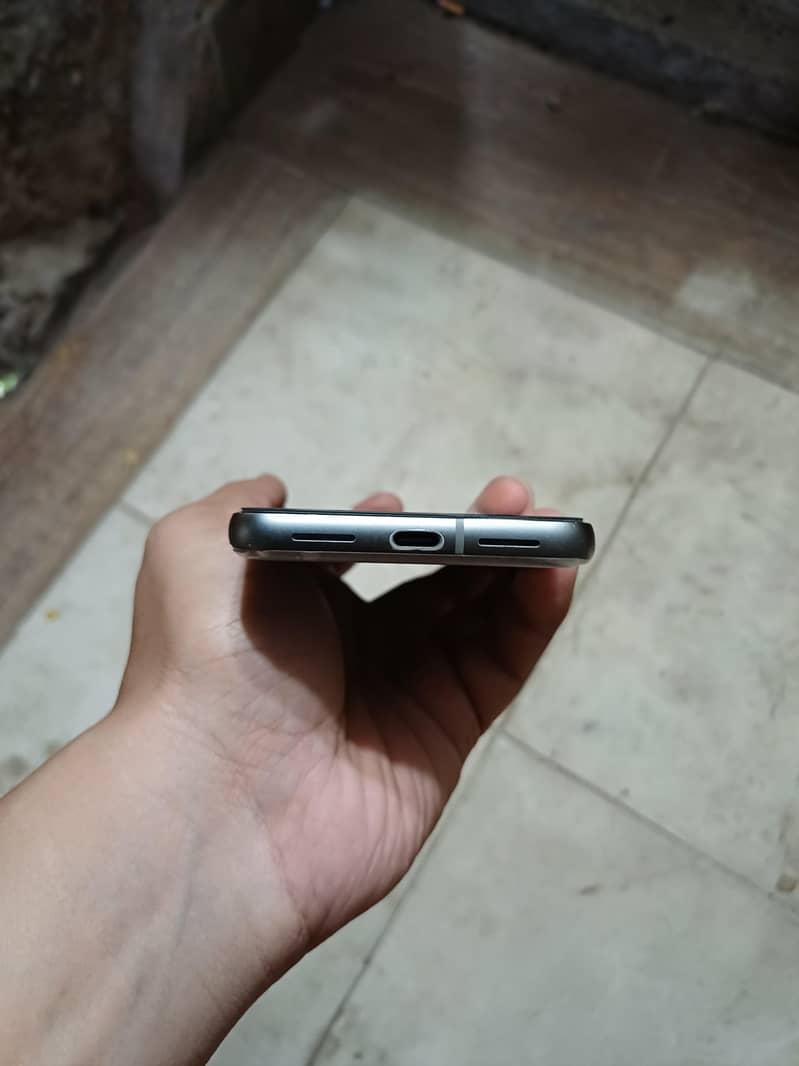 Google Pixel 8 5