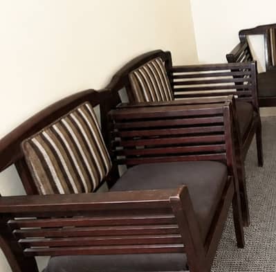 Wooden sofa set_Good condition