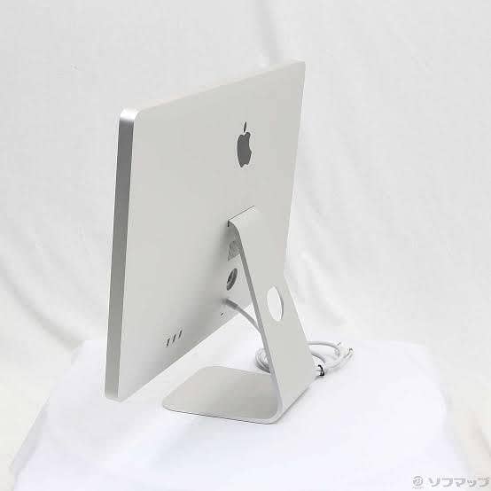 Apple Display Monitors 1