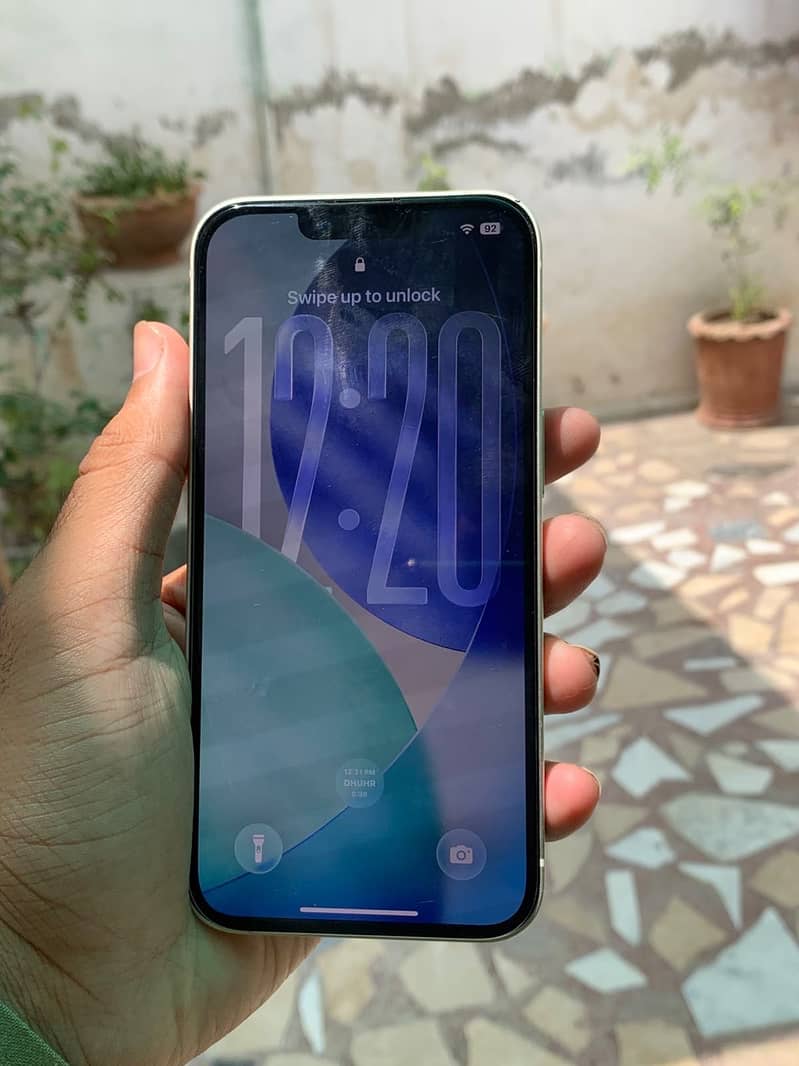 Apple iPhone 13 8