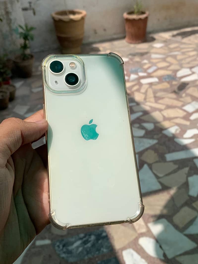 Apple iPhone 13 11