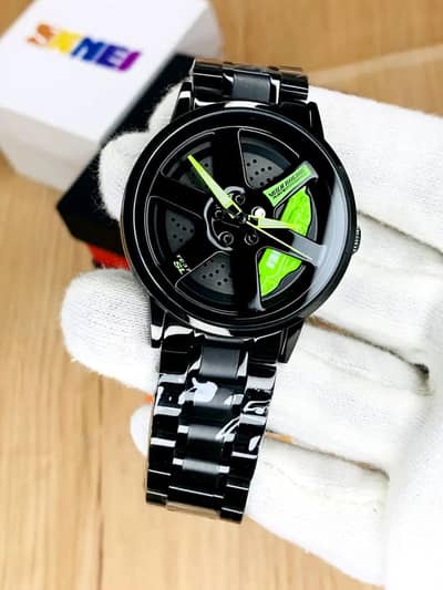 Wheels Rolling creative Watchلڑکوں کے لیے نئے سٹائیل کی خوب صورت گھری