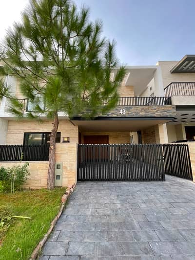 Bahria Enclave Sector C-2 10 Marla Desginer House A Grade House For Sale