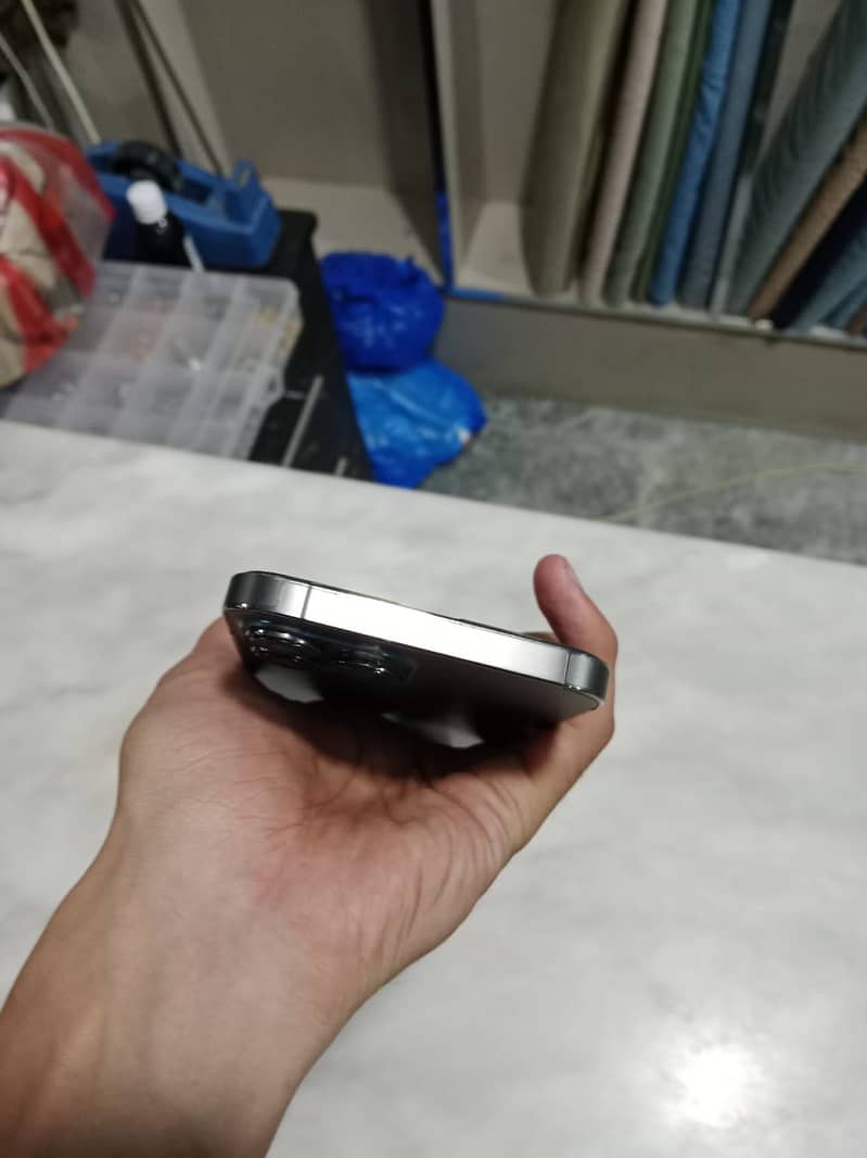 iPhone 13pro max 4