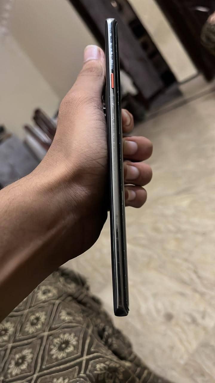 Tecno CAMON 40 Pro 1