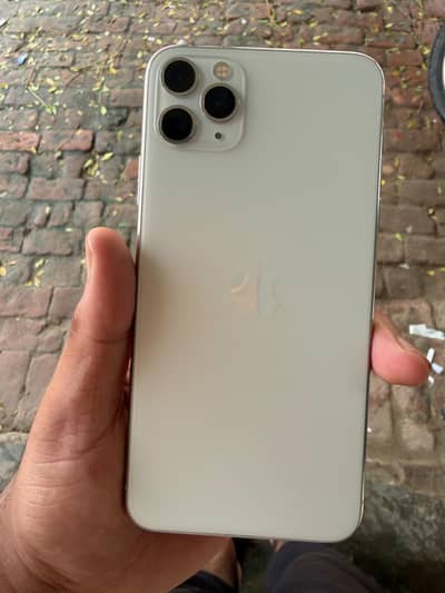 Apple iPhone 11 Pro Max white colure condition 10 by 9