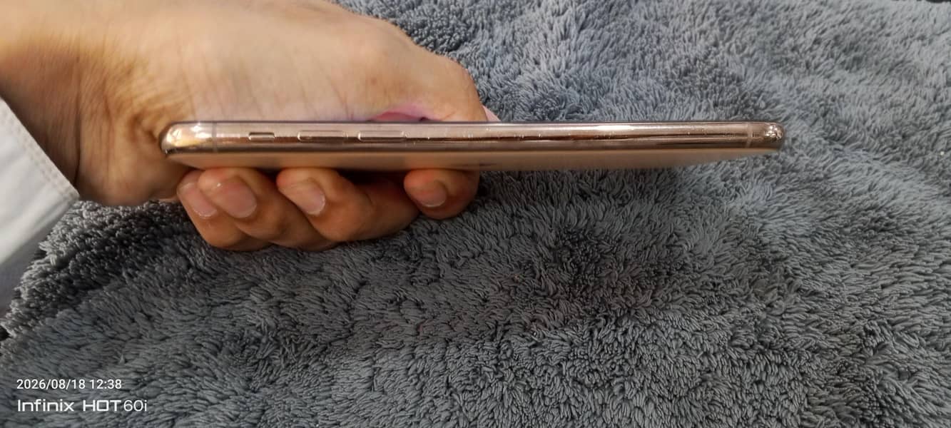 Apple iPhone 11 Pro Max 3