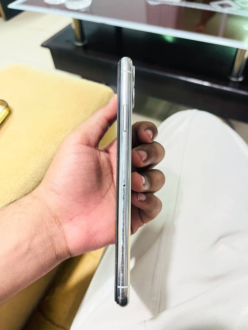Iphone 11 pro max 5
