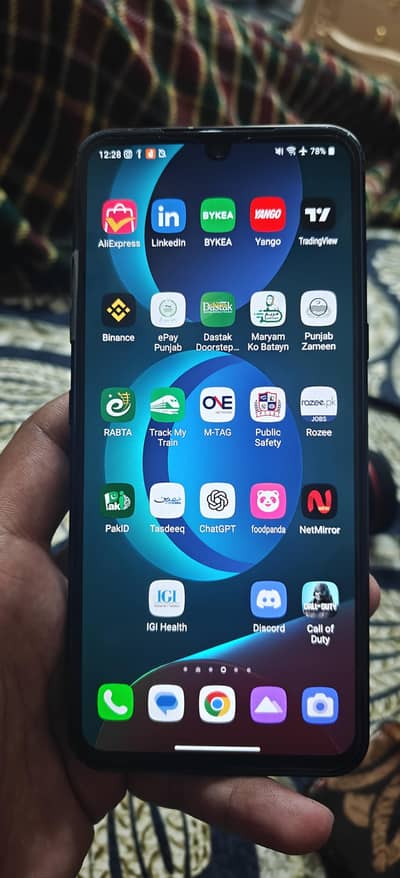 LG V60 ThinQ 5G --- Best Gaming Phone --- OLED large Display