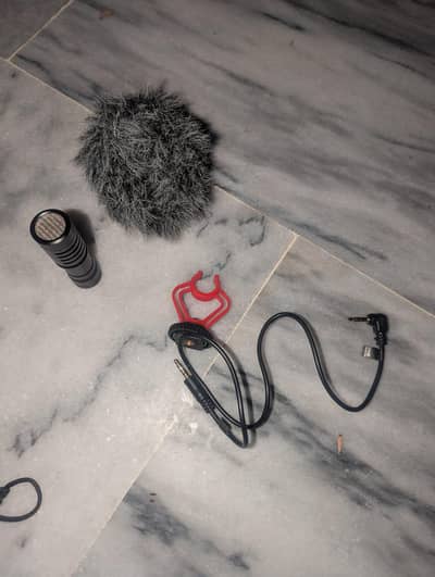 boya microphone ND Danny tv device for urgent sale