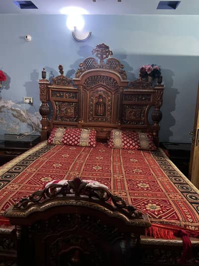 Kind size Double Bed with Dressing