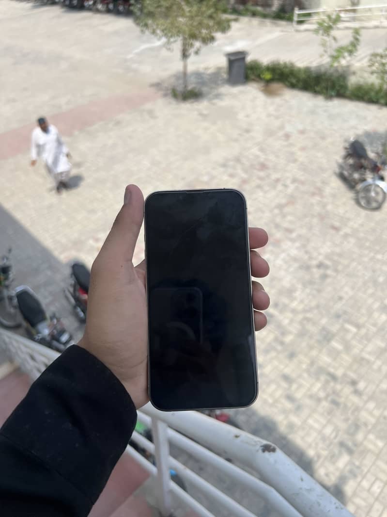 Apple iPhone 13 Pro 3