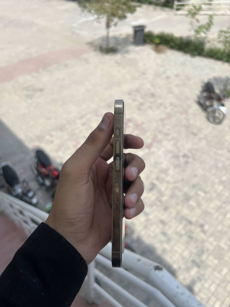 Apple iPhone 13 Pro 5