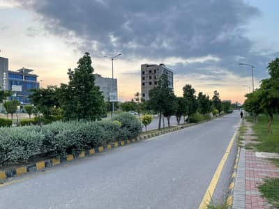 Corner 1 Kanal Plot in Block B wide Road
