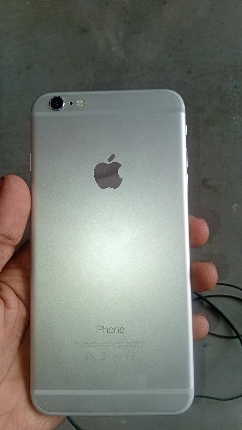 Apple iPhone 6 Plus 1