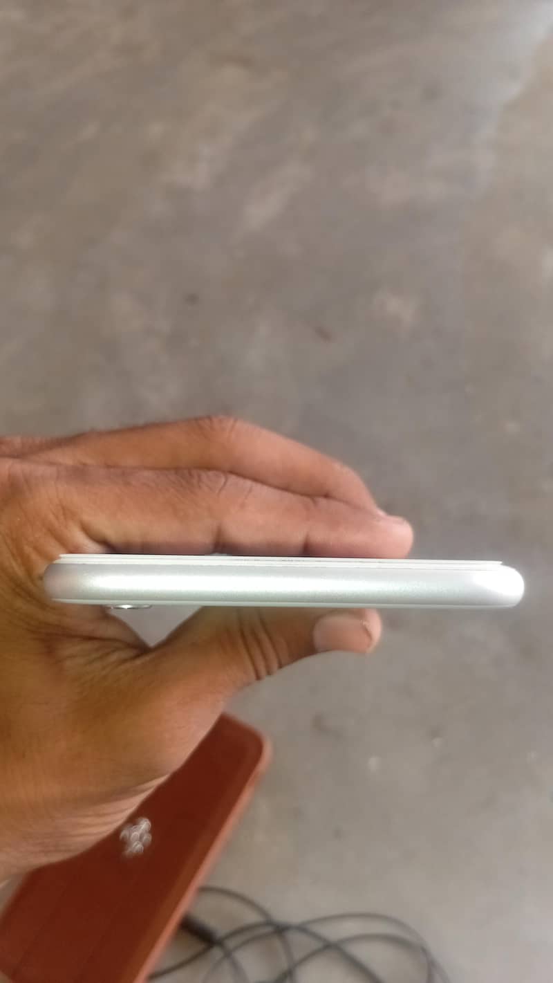 Apple iPhone 6 Plus 3