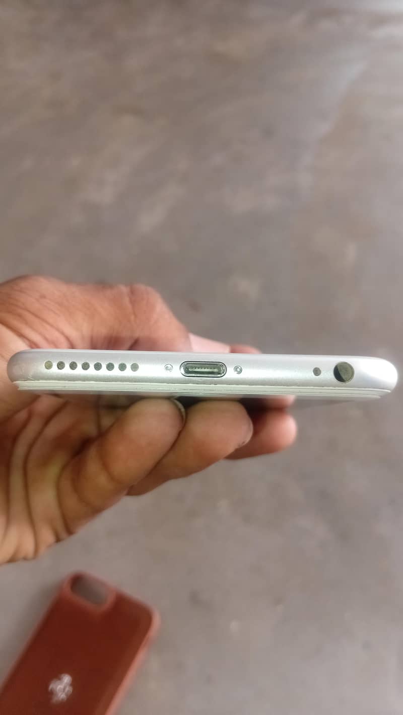 Apple iPhone 6 Plus 4