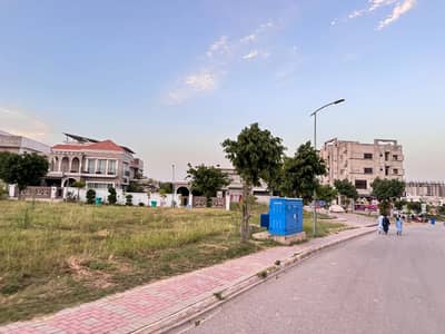 1 Kanal Plot For Sale In C Block