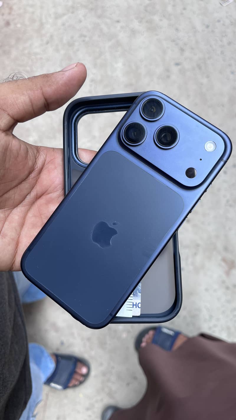 Apple iPhone 17 Pro 0