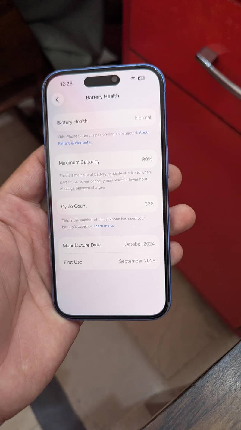 Apple iPhone 16 6