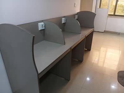 3 seater office partiotion table with electric sockets