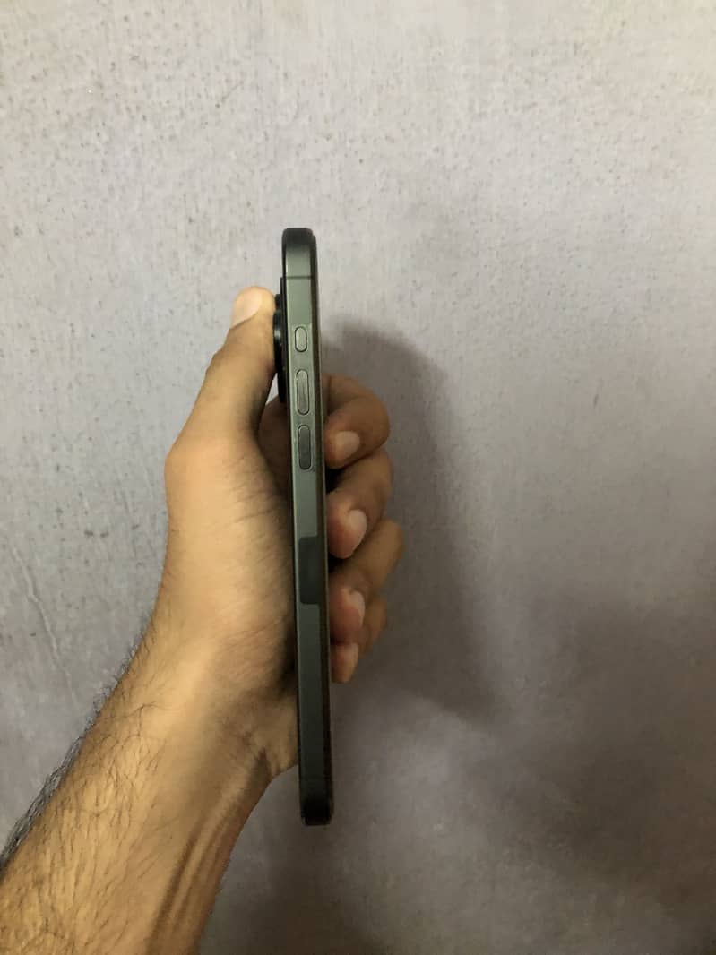 Apple iPhone 15 Pro Max 5