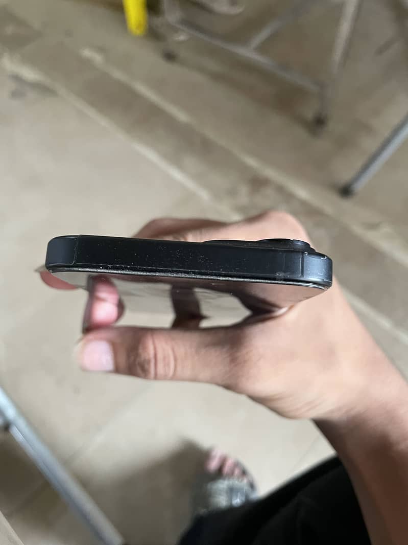 Apple iPhone 15 2
